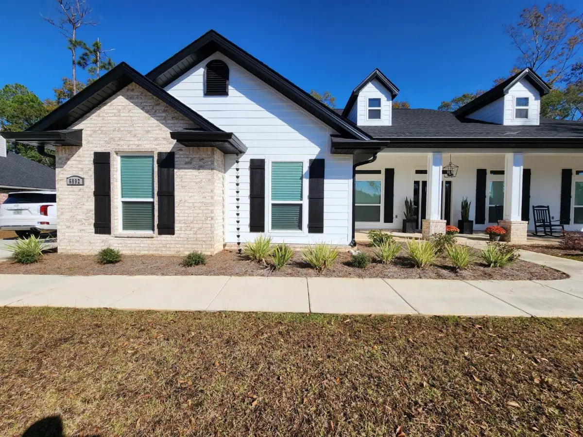 Foundation planting and mulch installation in Northwest Florida